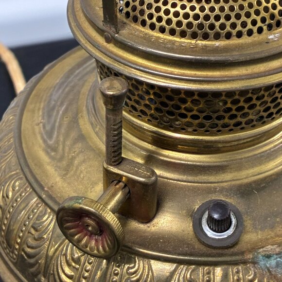 Vintage B&H Oil Lamp Font Banquet Kerosene Center Draft Decor Antique - Picture 7 of 9